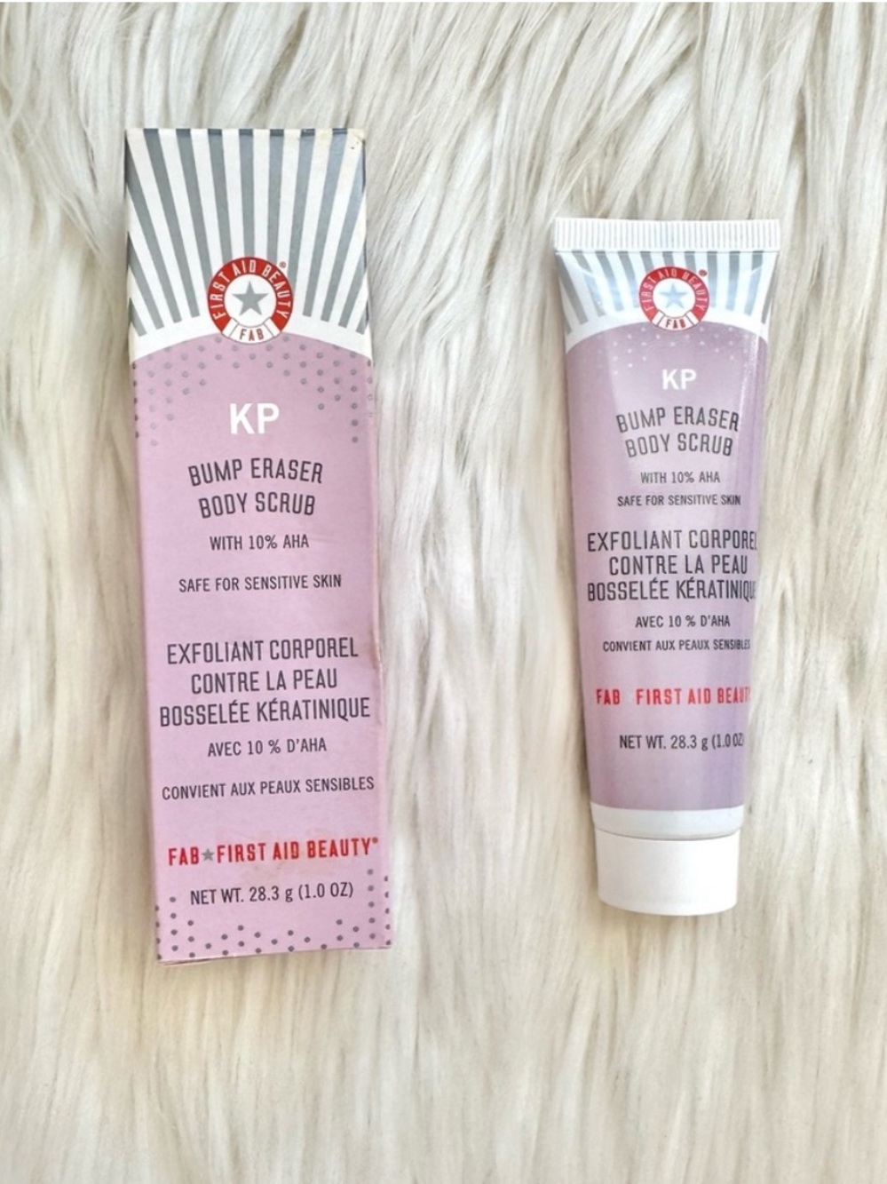 FIRST AID BEAUTY SCRUB